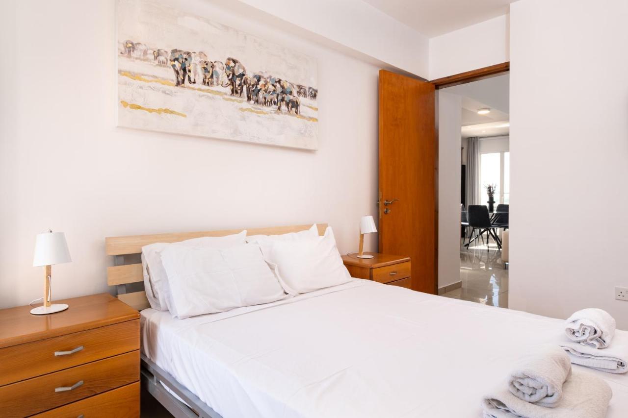 The Saline Views Makenzy Apartment Larnaca Ngoại thất bức ảnh