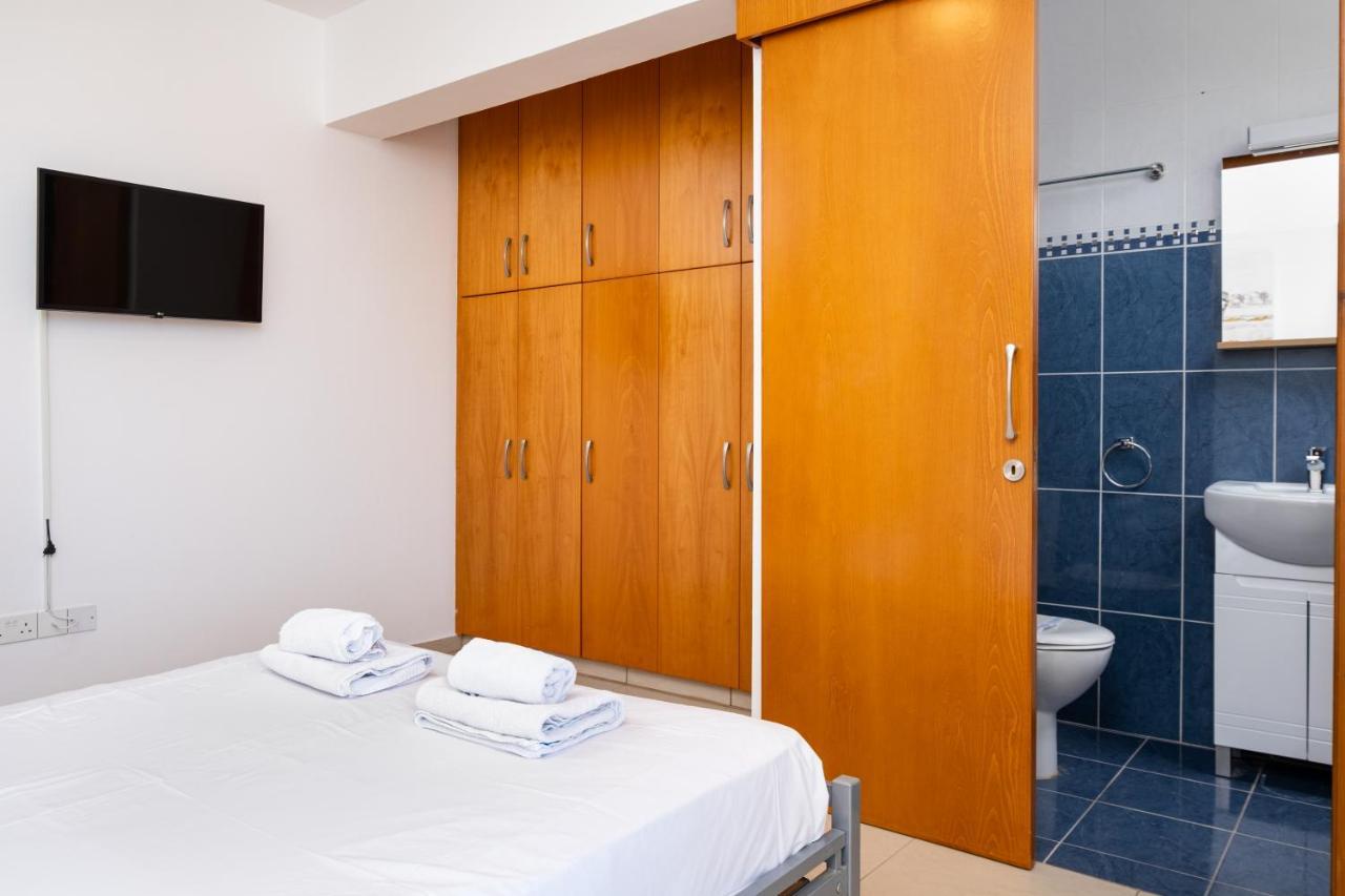 The Saline Views Makenzy Apartment Larnaca Ngoại thất bức ảnh